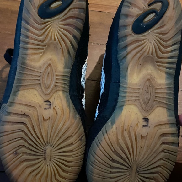 Size 5 Asics Wrestling/boxing shoes - Picture 3 of 4